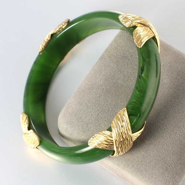 Green Jade Lucite Bangle gold criss cross 1980s jewelry