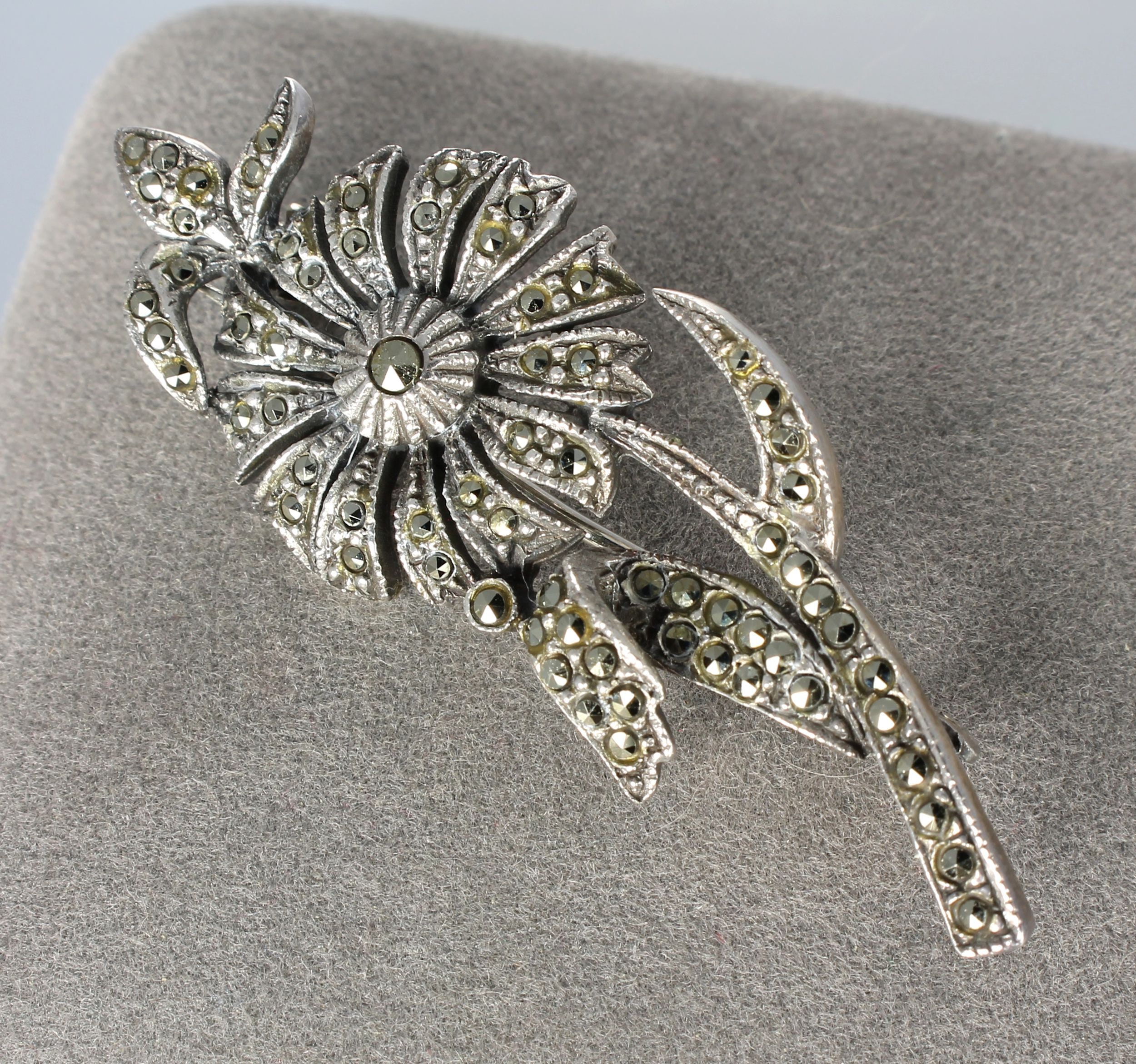 925 Sterling Silver Marcasite Sunflower Brooch Pin 8 Grams  display picture 3