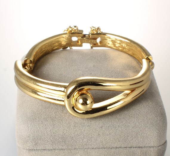 Monet Hook style Gold Bracelet 1960s jewelry - image 1