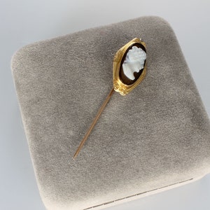 Antique Victorian 10k yellow gold Cameo Stick Pin