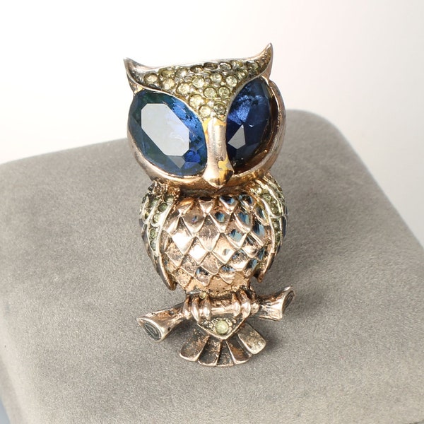 Sterling Coro Craft Owl Fur Clip sapphire blue glass eyes  1940s vintage jewelry