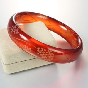 Carved Cherry Red Lucite Bangle Bracelet 1960s Jewelry - Etsy