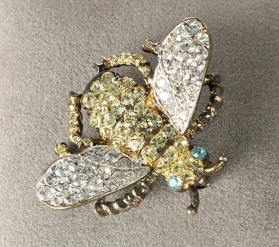KJL Rhinestone Bee Brooch 1990s jewelry