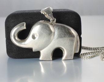 Large Sterling silver Elephant Necklace, 1980s jewelry