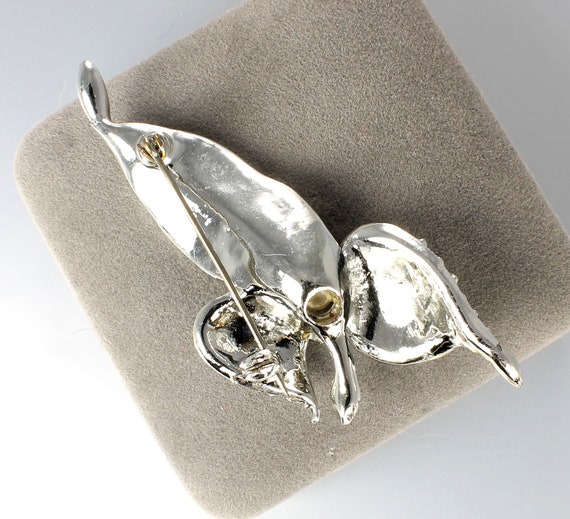 Pave Clear Rhinestone Trillium Flower 1940s jewelry View 3