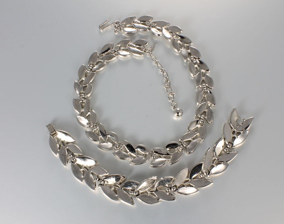 Crown Trifari Leaf Necklace Bracelet set brushed … - image 3