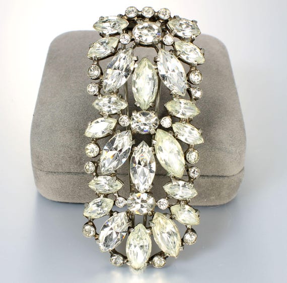 Large unsigned Eisenberg Clear Rhinestone Fur Cli… - image 1