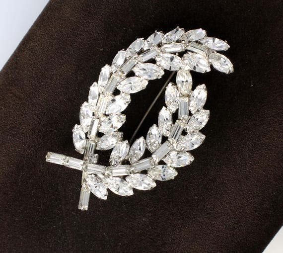 Clear Navette Rhinestone silver Laurel Leaf Brooch, 1960s jewelry