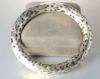 Heavy Hammered Sterlig silver Bangle 54.1 grams 7.25 inches Mexico Brushed Oxidized Oval in shape