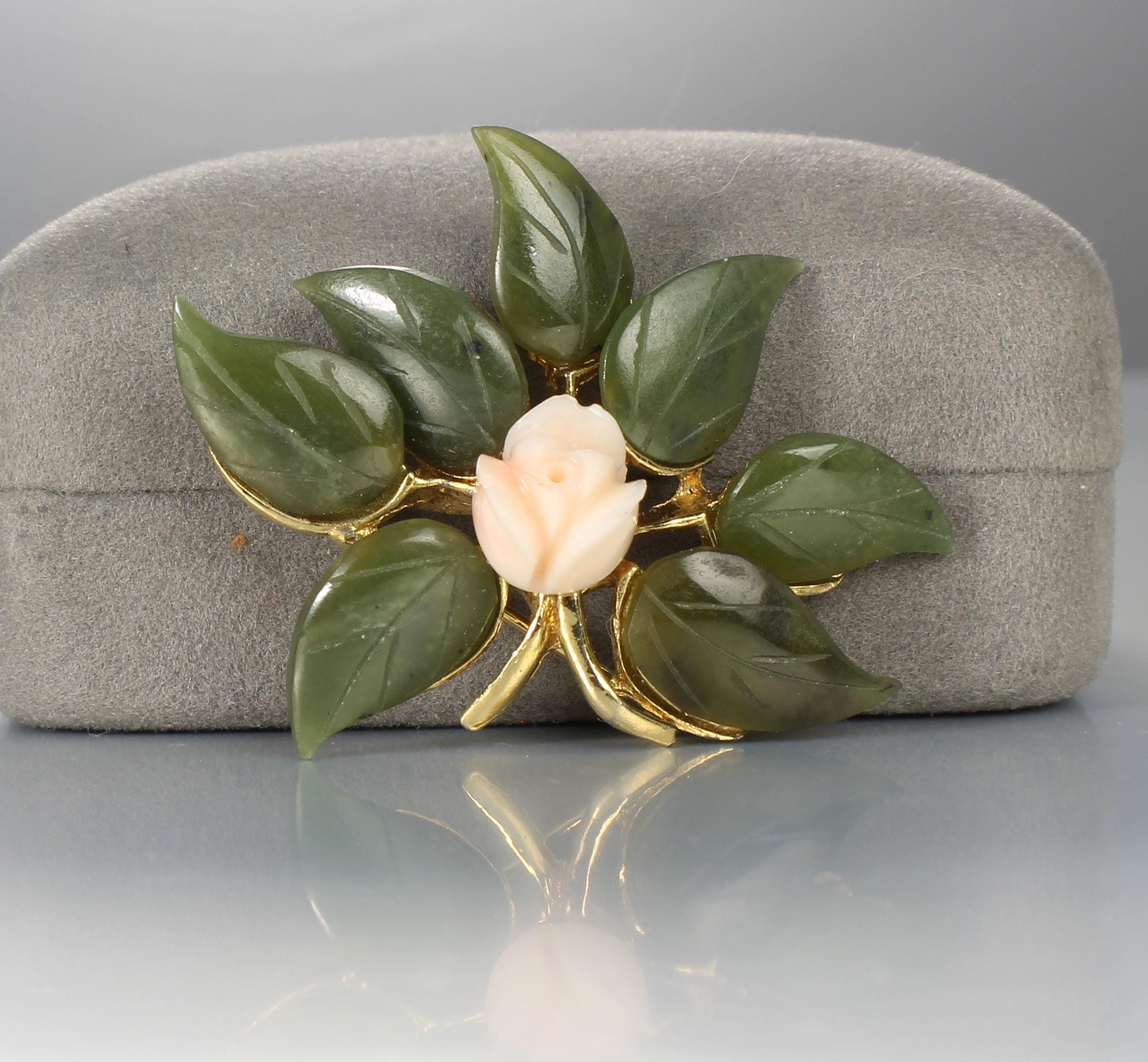 Swoboda jade brooch - Etsy 日本