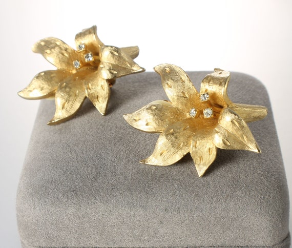 Erwin Pearl Lily flower Earrings rhinestones gold… - image 1