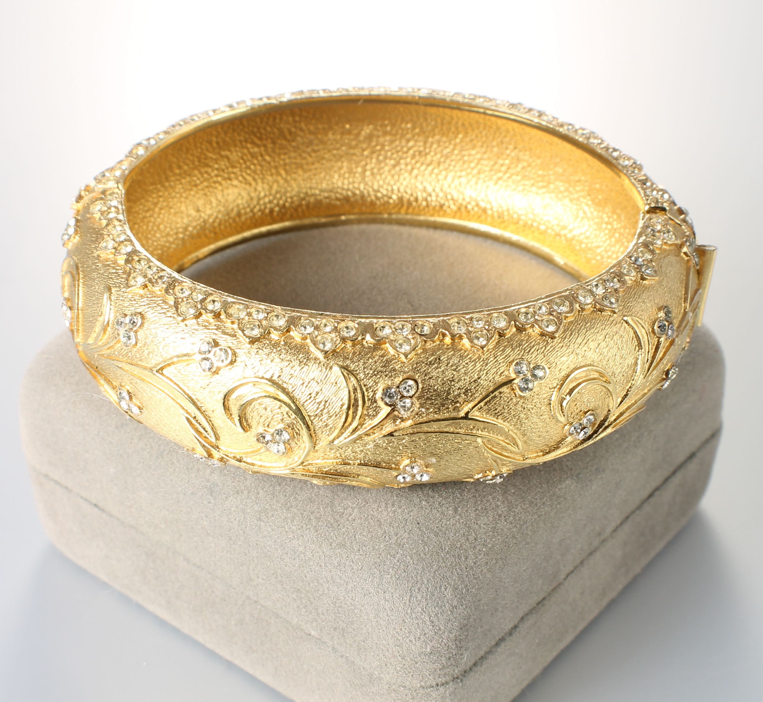 Rhinestone Gold Tone Oval Hinged Bangle 1980s Jewelry 6