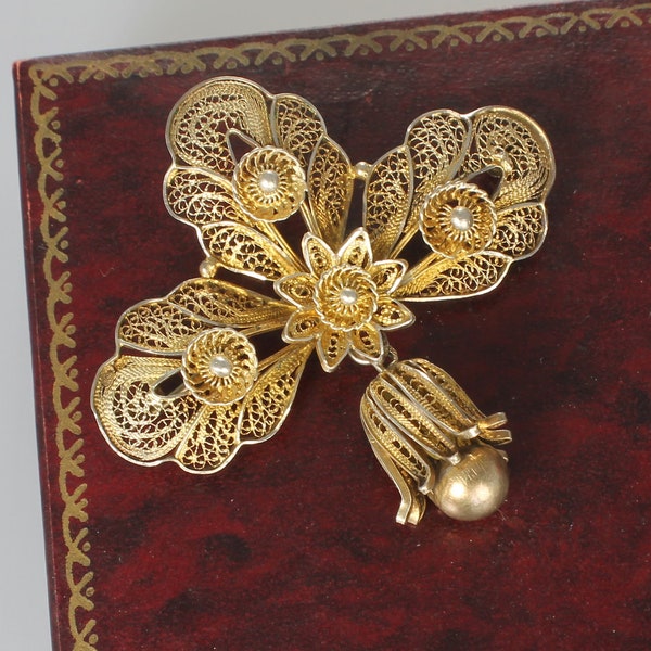 Spun silver Canetille Chatelaine Brooch, filigree, 1960s jewelry, gold wash