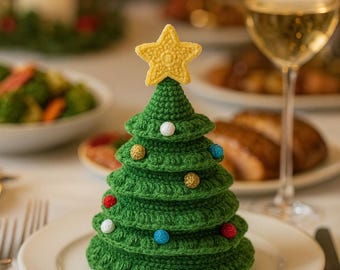 Weihnachtsbaum mit Stern und Ornamenten häkeln - Anleitung