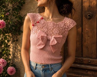 Crochet noeud haut modèle PDF, motif ajouré en dentelle rose, gilet de Style coquette vintage, tutoriel en téléchargement numérique taille réglable