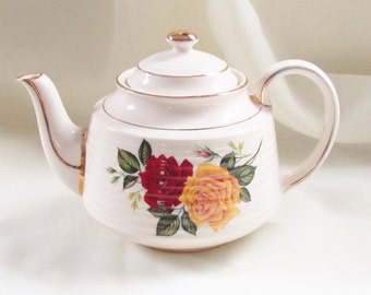 Vintage Sadler Red Yellow Rose Ribbed Teapot 6 cup