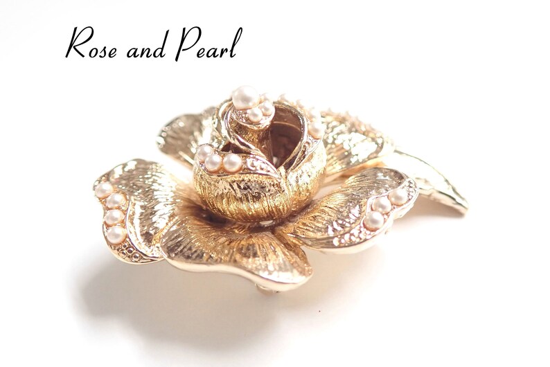 Vintage Pearl Rose Brooch 3 dimensional image 2