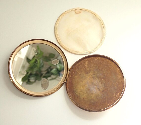 Western German Petite Needle Pointe Compact
