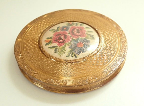 Western German Petite Needle Pointe Compact