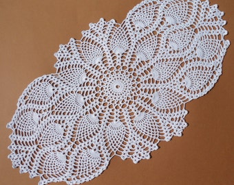 White crochet doily, oval crochet doily, pineapple doilies, crochet lace doily, crochet centerpiece, 21" X  11"