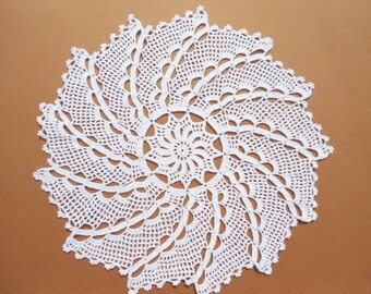 Crochet doily, white doily, lace tablecloth, wedinng centerpiece, round doilies, large doily, 17"