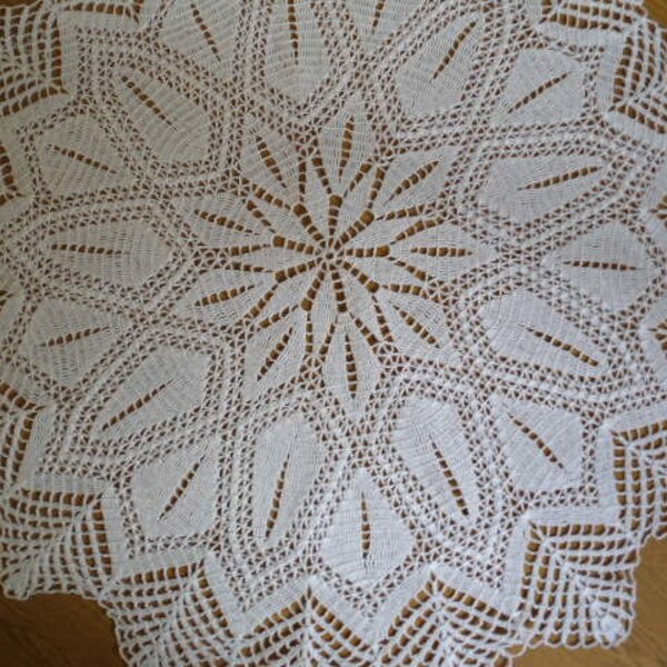 Beautiful crochet doily ,tablecloth white ,large doilies ,roud 25 inches