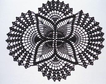 Crochet noir doily , noir napperon, napperons ovales , dentelle , décoration à la maison