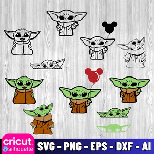 Può includere: Una collezione di disegni del personaggio Baby Yoda in varie pose. Alcuni sono disegni a linea in bianco e nero, altri sono colorati con pelle verde e vesti marroni. Include testo: SVG - PNG - EPS - DXF - AI.