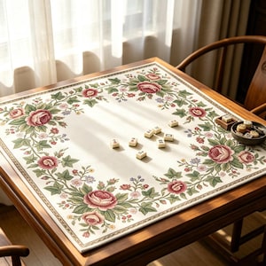 Tapete de Mahjong Vintage Cottage com Estampa Floral de Rosas e Flores Silvestres, Bordado Estilo Bordado Antigo.