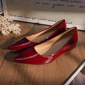 Handmade burgundy pointed flats for women, patent leather slip on shoes, elegant daily work flats, chic burgundy shoes, stylish gift for her