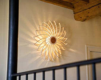 Aplique de pared de madera hecho a mano, diseño floral en espiral - decoración del hogar e idea de regalo para mujeres - Olivia La Gardiena