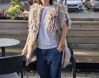 Handgefertigte Weste aus Zottelwolle | Grau-Lila Boho Gilet, M-L