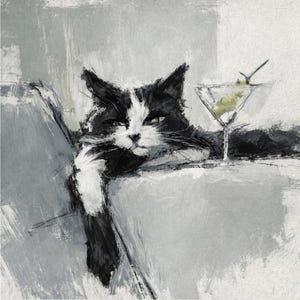 以下が含まれることがあります： 白黒の猫がマティーニグラスの隣でくつろいでいる絵画。マティーニにはオリーブが入っています。猫はリラックスしたポーズで描かれており、足を表面に置くことで洗練されたシーンを作り出しています。