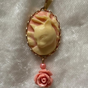 Vintage Style Cat Cameo Pendant Necklace: Coral & Ivory Rose, Gold Lace
