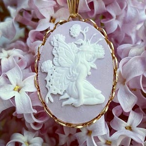 Vintage Style Lilac Fairy Cameo Pendant Necklace: Gold Lace Chain
