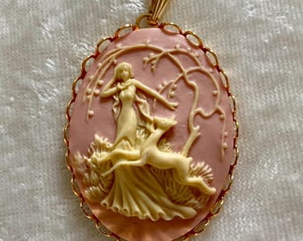 Vintage Style Diana and Fawn Cameo Pendant Necklace Pink & Ivory