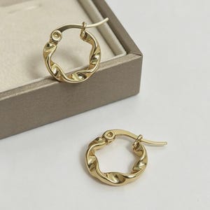 9ct Gold Filled 15mm Diameter Girls Tiny Round Twisted Hoop Earrings