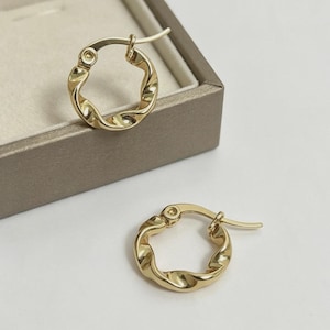 9ct Gold Filled 15mm Diameter Girls Tiny Round Twisted Hoop Earrings