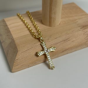Collier croix 9 carats GF | Chaîne Rolo de 45 cm (18”) | Pierres de zircone cubiques étincelantes