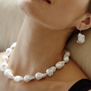 Collar de perlas barrocas • Collar llamativo de perlas de agua dulce AAA • Joyería bañada en oro de 22 quilates • Elegante regalo de perlas para ella