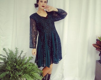 Abito romantico vittoriano verde vintage in pizzo trasparente anni '90