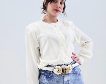 Blusa vintage de los años 80, blanca sedosa, con botones y abalorios / Estilo secretaria elegante y poderoso