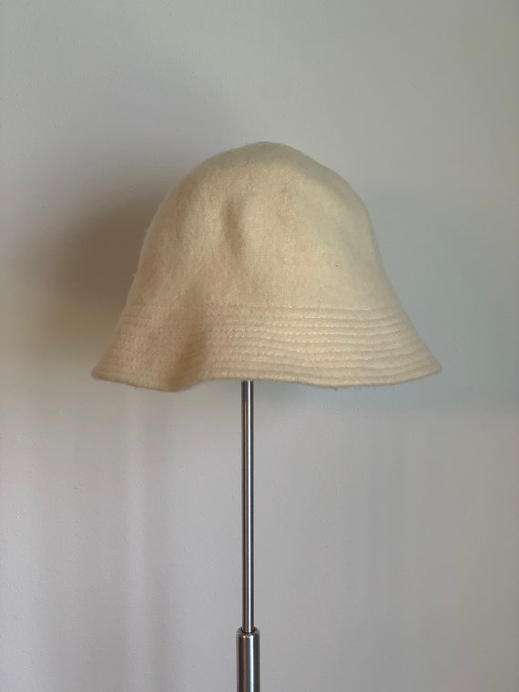 70s Vintage White Fuzzy Wool Bucket Hat - image 3