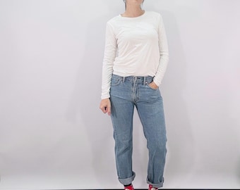 Y2K Vintage Mid Rise Levis Jeans | Medium Wash Straight Leg Boyfriend Fit Denim
