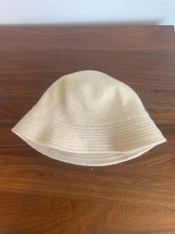 70s Vintage White Fuzzy Wool Bucket Hat - image 4