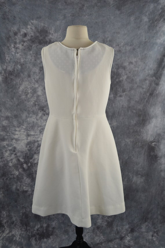 1960s White Sleeveless House Dress with Black and Whi… Gem