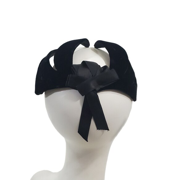 1950s Black Velvet and Satin Bow Headband Hat, Fa… - image 4