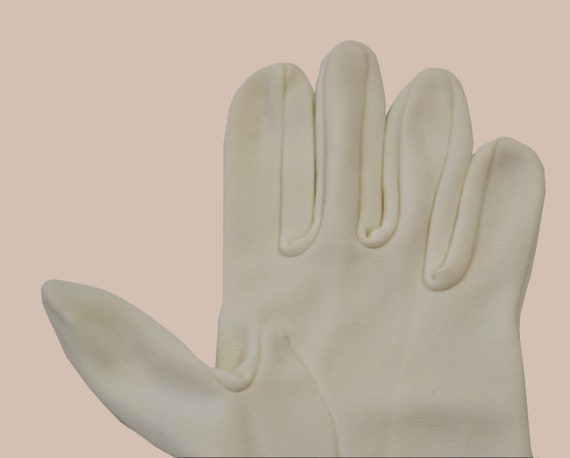 1960s Creamy White Ladies Wrist Length Nylon Glov… - image 7