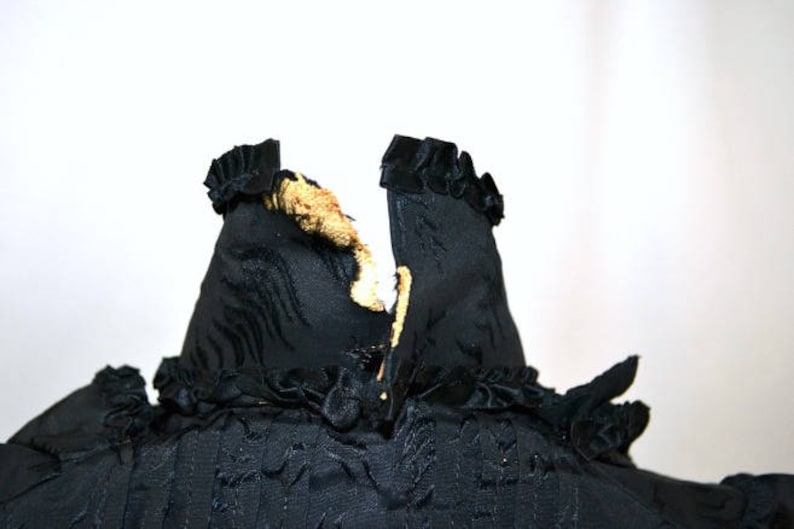 1880s/1890s Victorian Black Damask Ruffled Blouse, Display Piece, Museum Piece, Estate Fresh, Needs TLC image 5