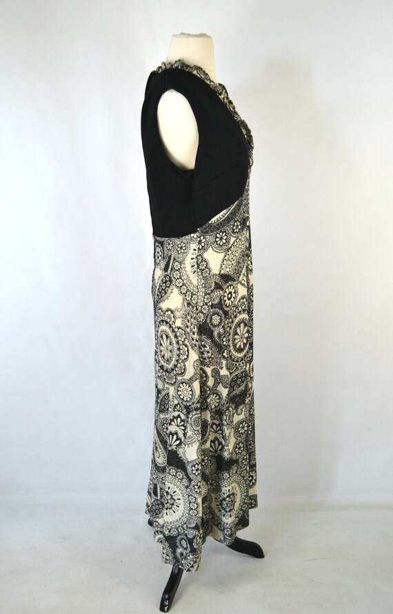 1970s Black and White Paisley Sleeveless Maxi Dre… - image 6